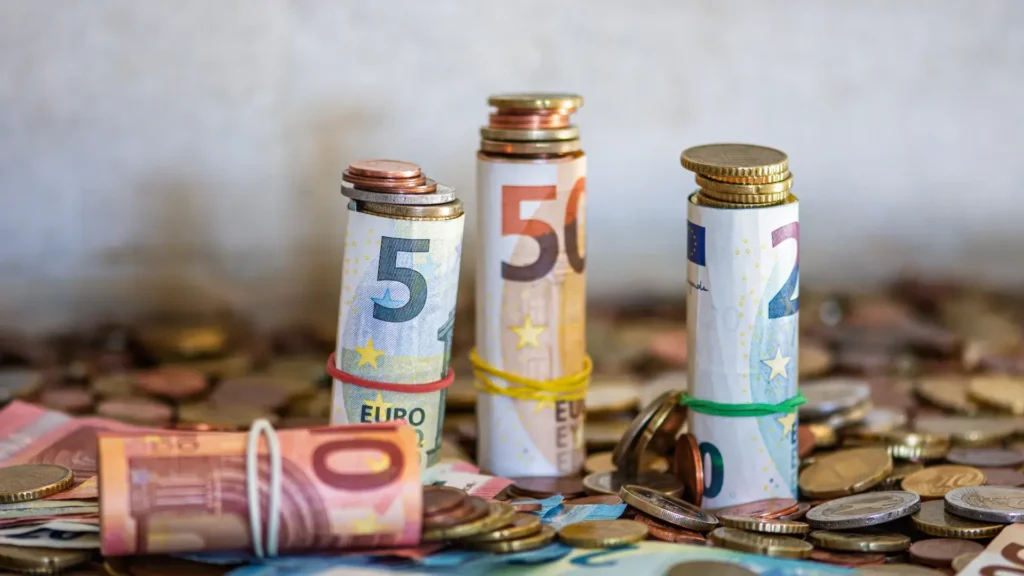 eurové mince a bankovky